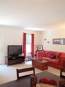 4th image of 632 Idlewood Ln APT C