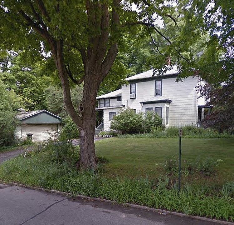 1st image of 128 Oak St