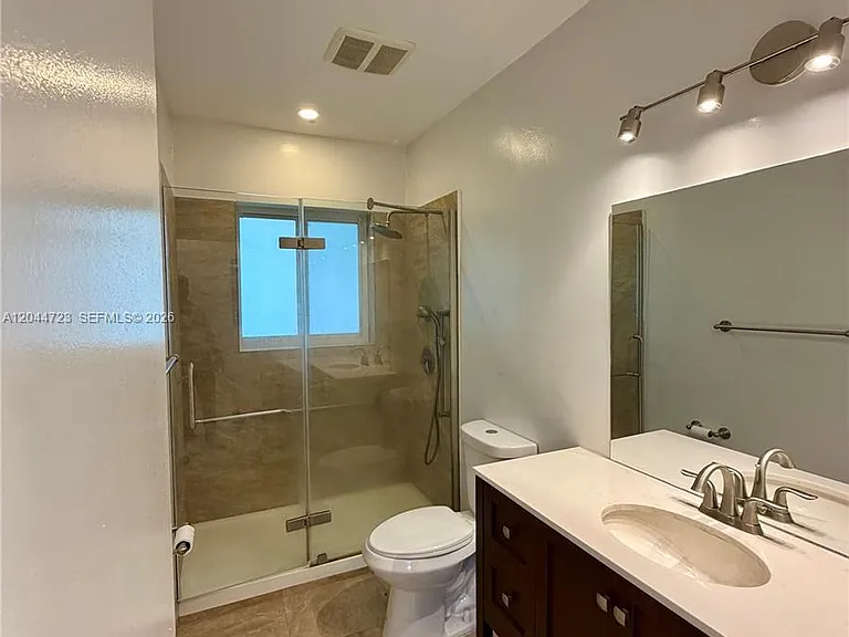 1415 Genoa St — Photo 13