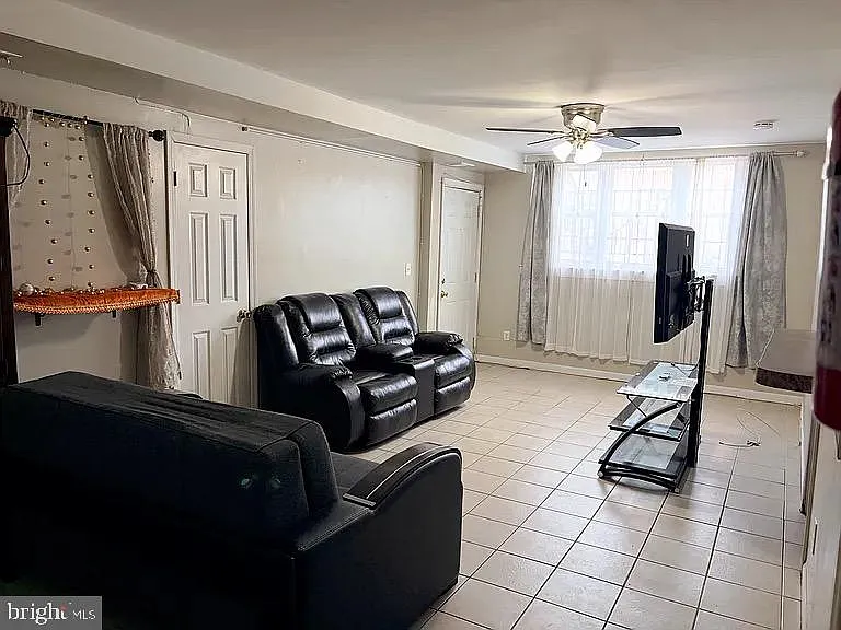 265 College Dr — Photo 1