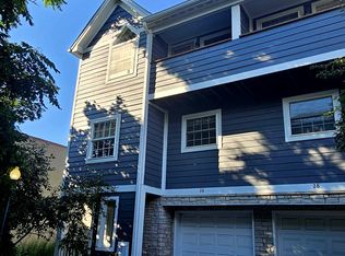 26 Bryant Ct, Crystal Lake, IL 60014