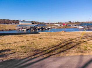 3 Ridgecrest Dr, Florence, AL 35634