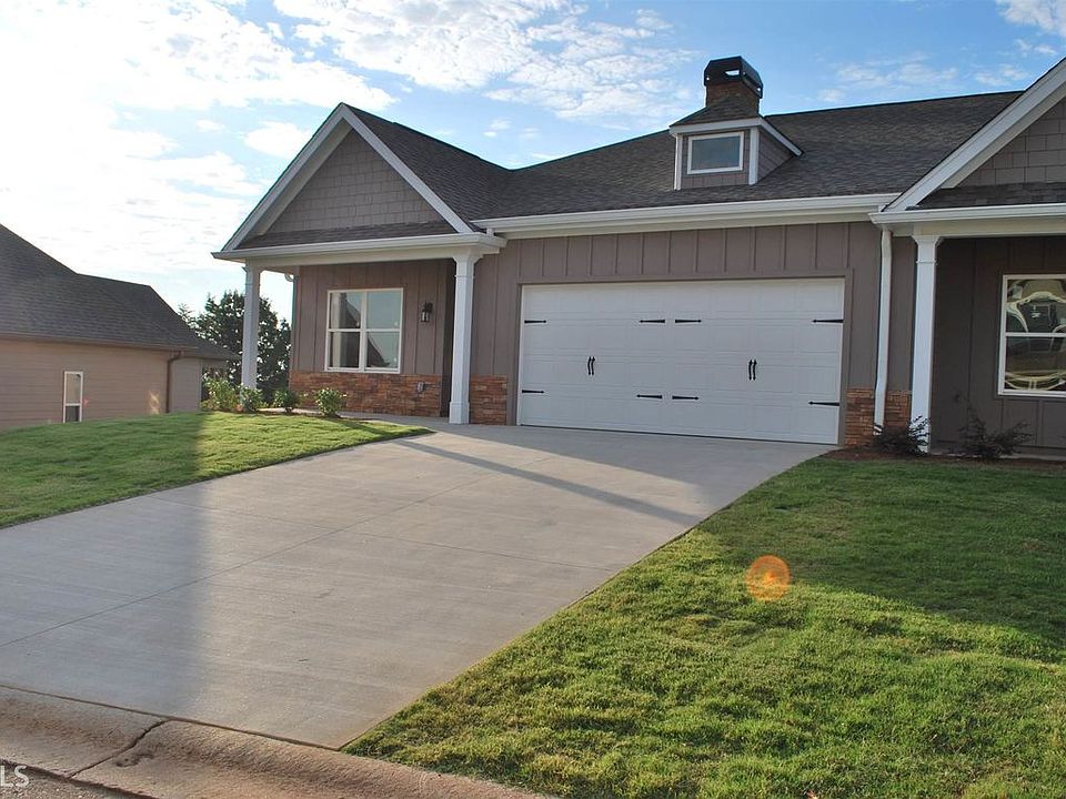 1st image of 240 Village Dr