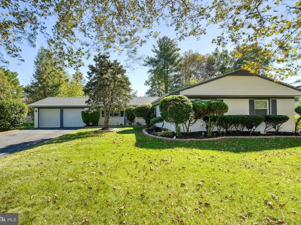 17 Thornleigh Pl, Willingboro, NJ 08046