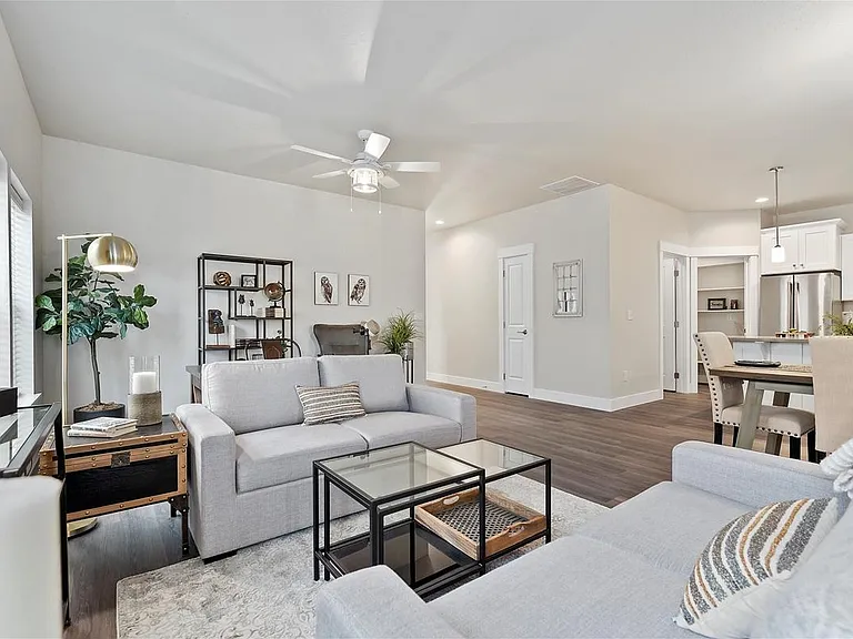 Cedar Crossing Luxury Townhomes — Photo 73