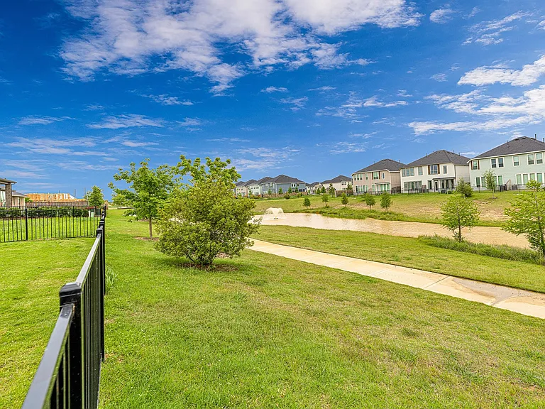 5615 Logan Ridge Ln — Photo 45