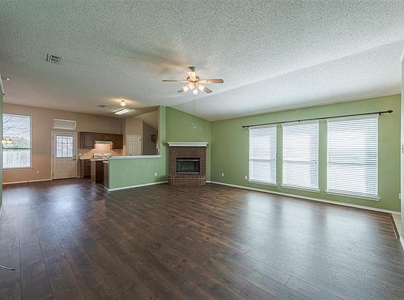 4th image of 3957 Silver Springs Dr