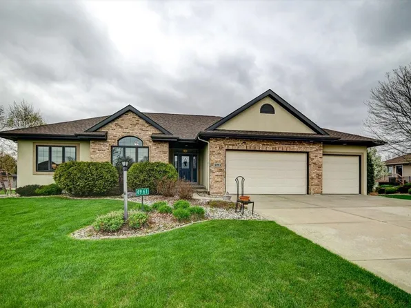 4961 Meadow Side Ln, Waunakee, WI 53597