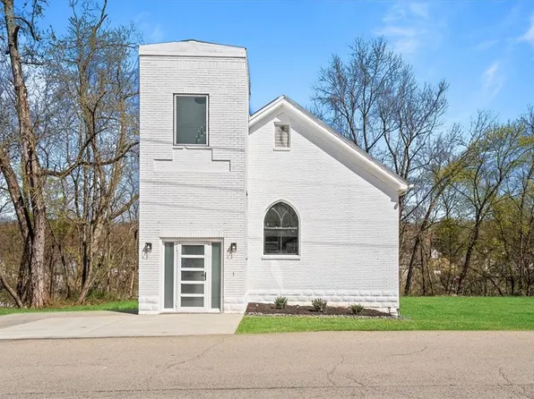 31 Shady Ave, Burgettstown, PA 15021