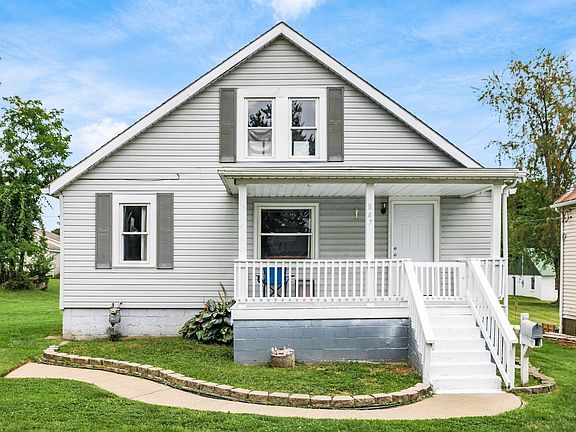 2nd image of 847 Leonard Ave