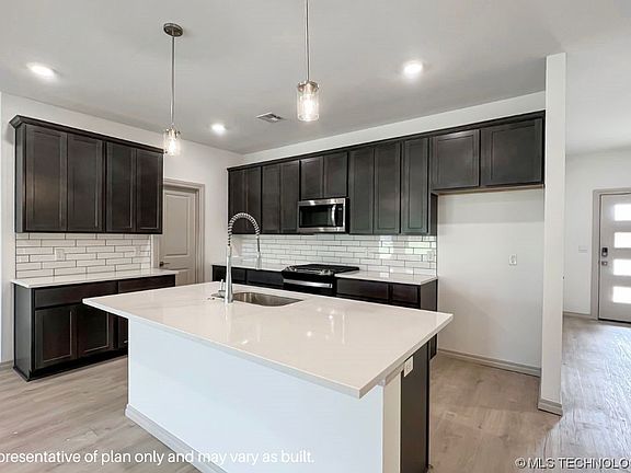 5th image of 7402 E Oakridge Ct