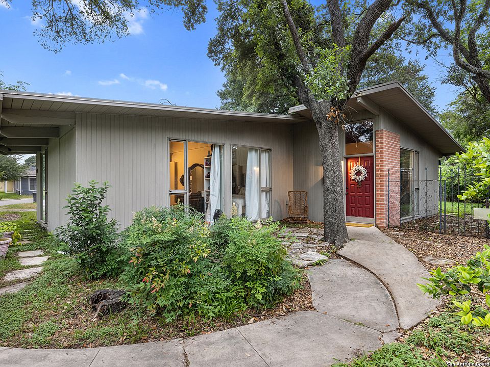 1st image of 607 BRIGHTWOOD PL