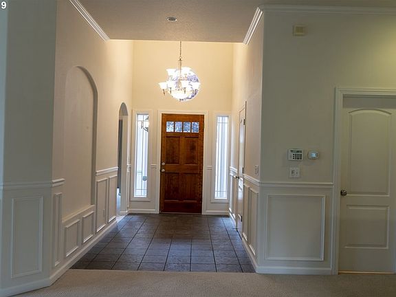 4th image of 17714 NE 38th Way