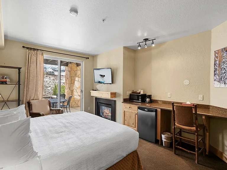Primary Bedroom with 1 King Bed