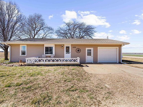 3rd image of 1808 S Lightville Rd