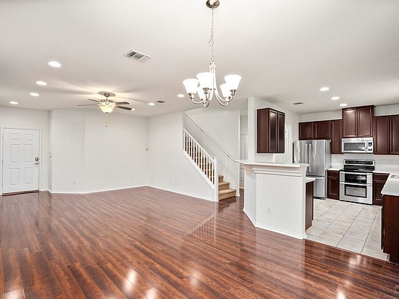 3rd image of 6104 Toye Dr
