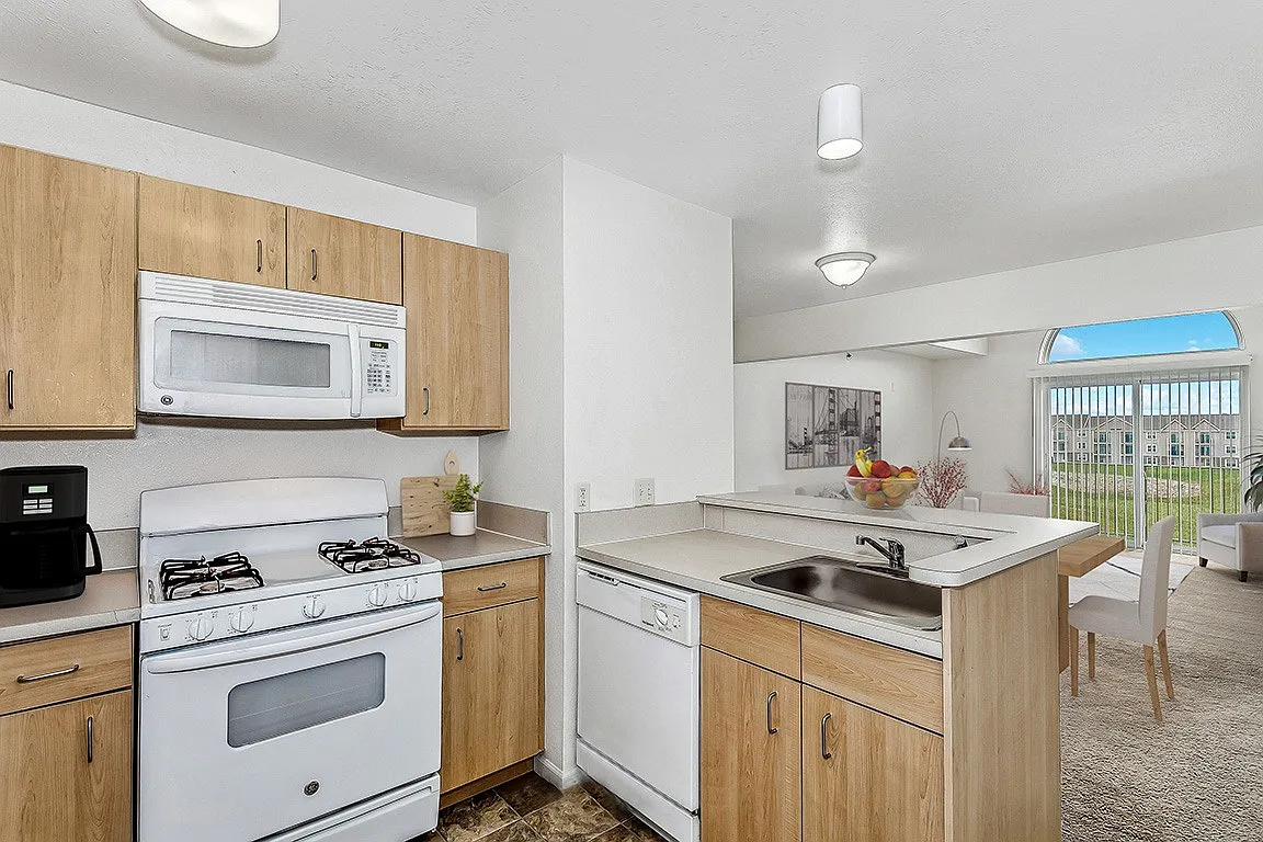 Hunters Pond Apartment Homes — Photo 3