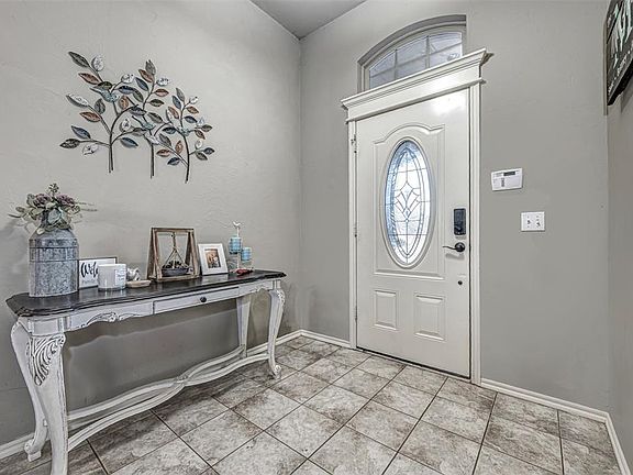 5th image of 2400 SE 10th Pl