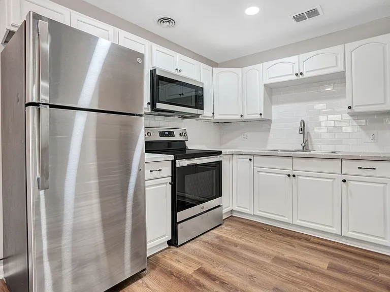 526 S Eola Dr — Photo 11