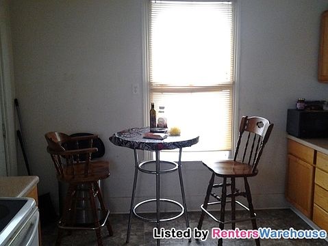 5th image of 282 Sherburne Ave