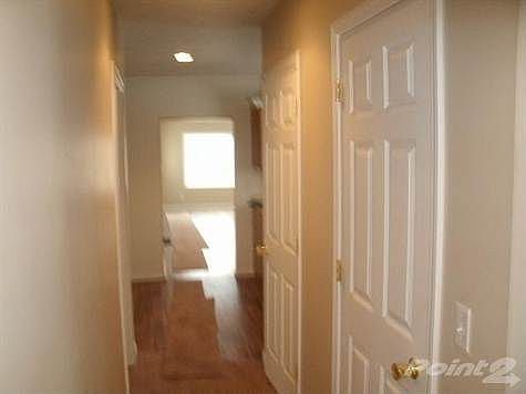 5th image of 1011 Pearl St