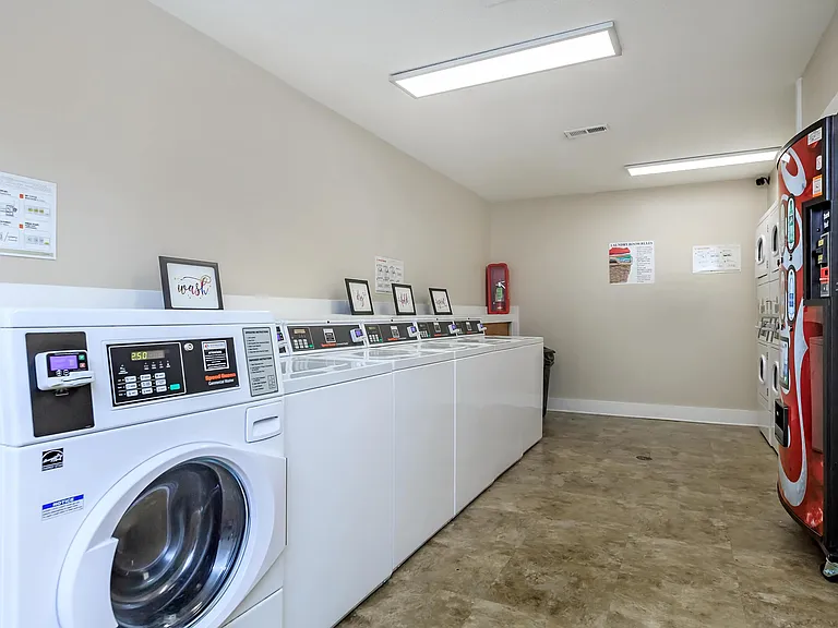 Parkridge Apartments — Photo 11