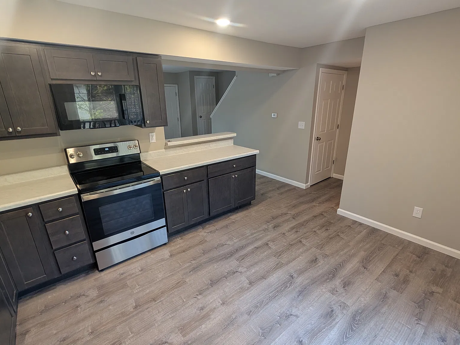 2 bed, 1.5 bath, 1000 sqft, $1,500 — Photo 3