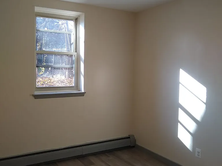499 D04allen St #D4 — Photo 11