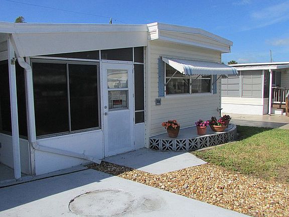 3rd image of 3440 Lychee Ln