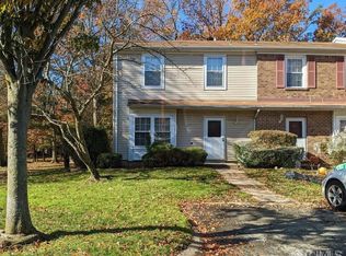 385 Rittenhouse Ct, North Brunswick, NJ 08902