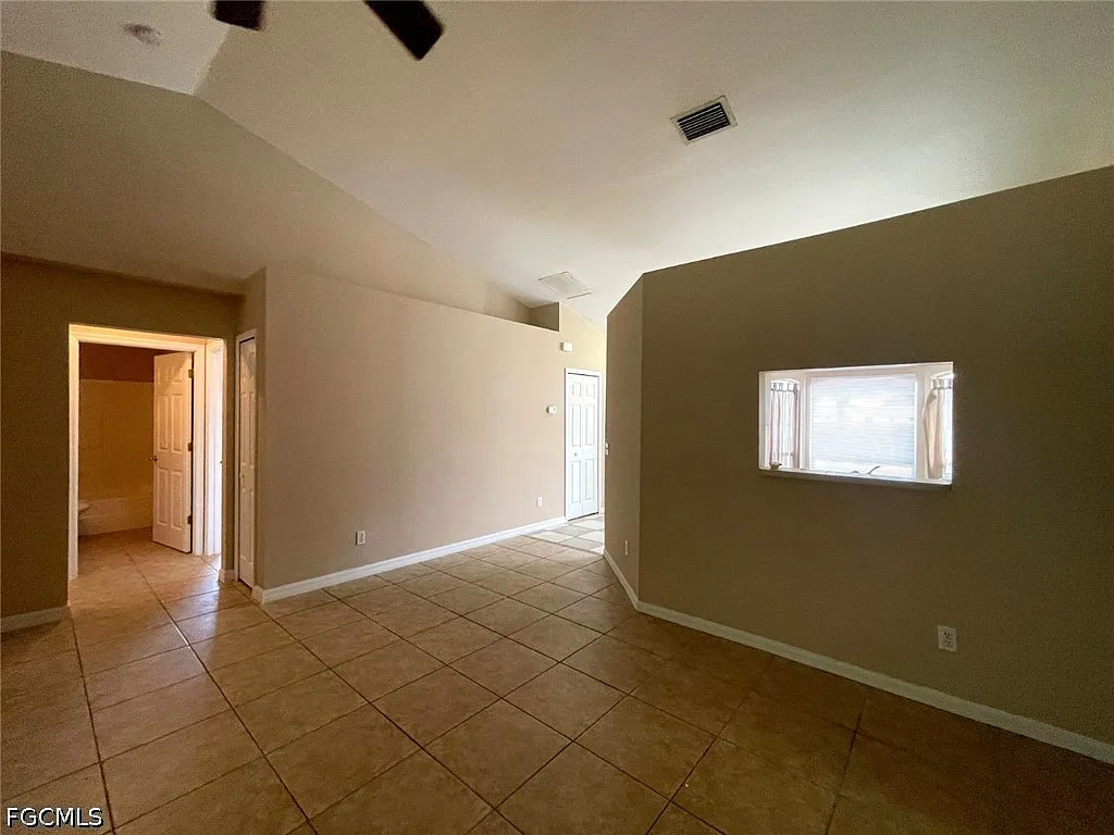 2 bed, 2.0 bath, 1023 sqft, $1,495 — Photo 4