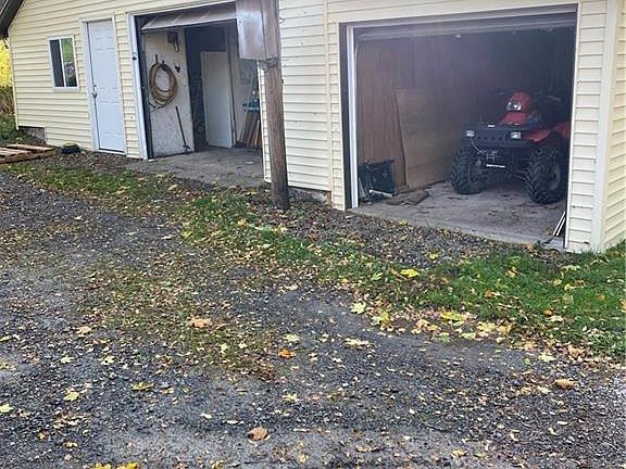 5th image of 8542 East Ave