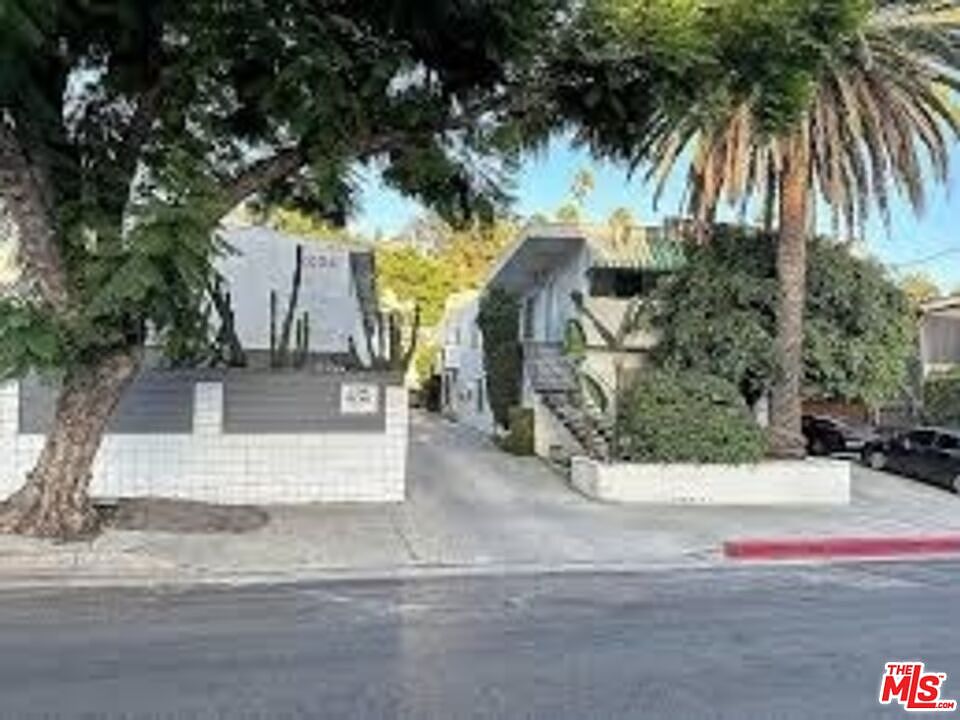1st image of 2034 Holly Dr
