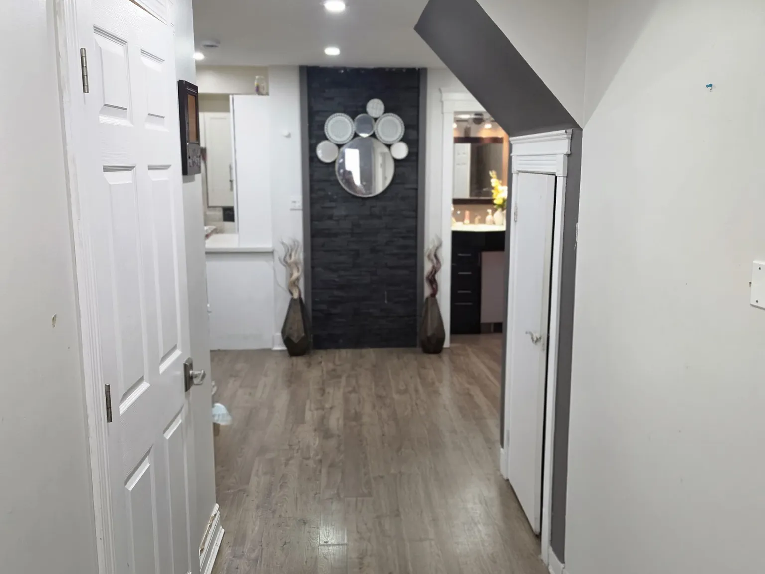 2 bed, $2,000 — Photo 4