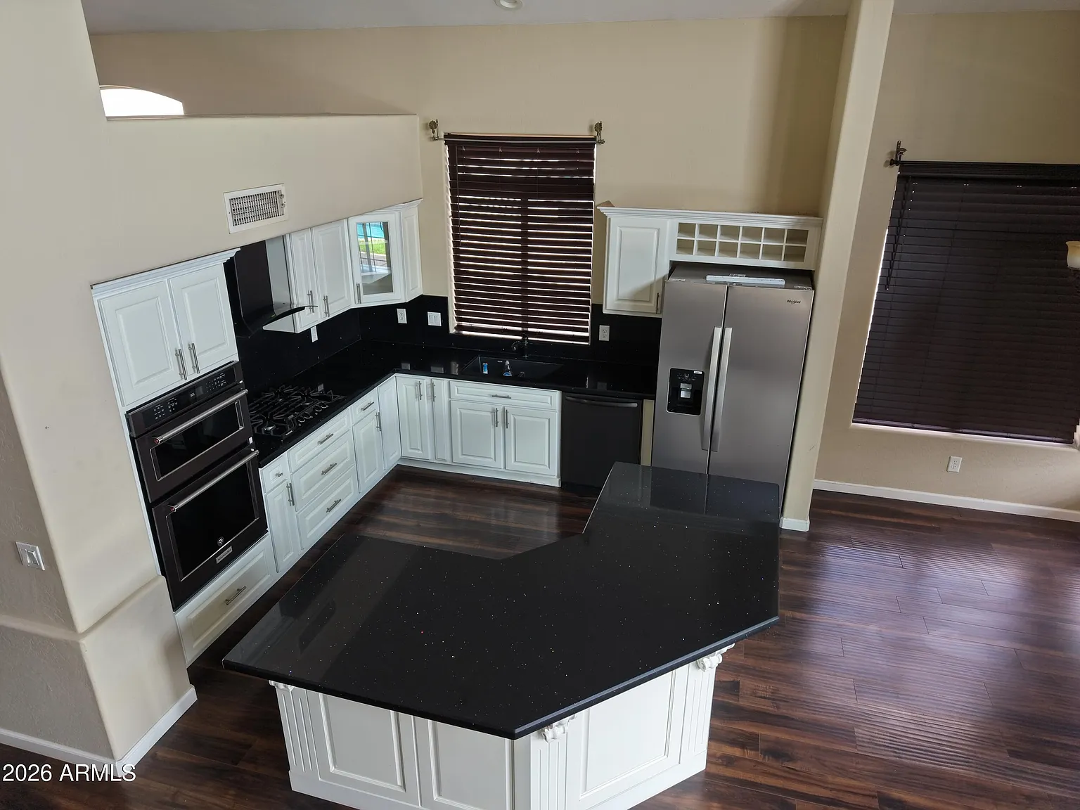 5 bed, 2.5 bath, 3079 sqft, $2,900 — Photo 3