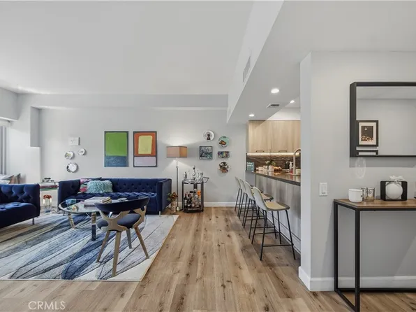 7135 Hollywood Blvd APT 405, Los Angeles, CA 90046