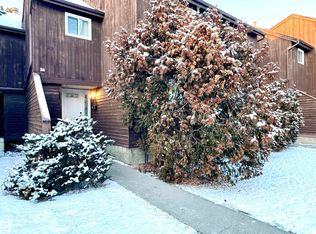 Ermineskin Town Mews, Edmonton, AB T6J 4J3