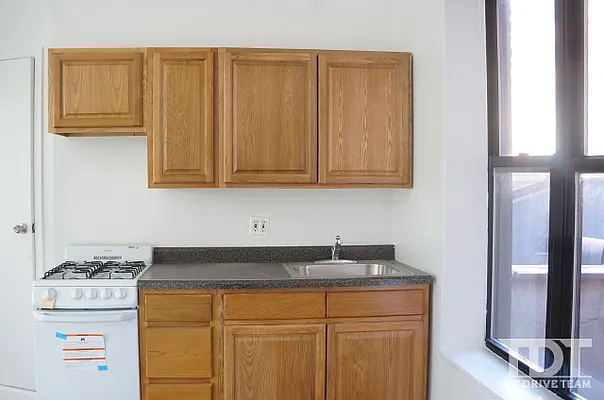 Rented by J Misrahi Realty Corp | media 10