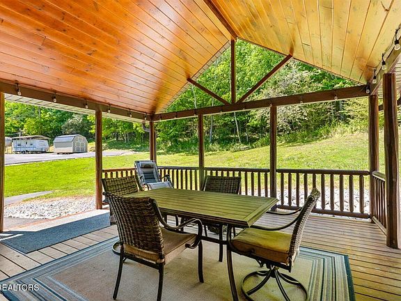 32nd image of 542 Whitman Hollow Rd