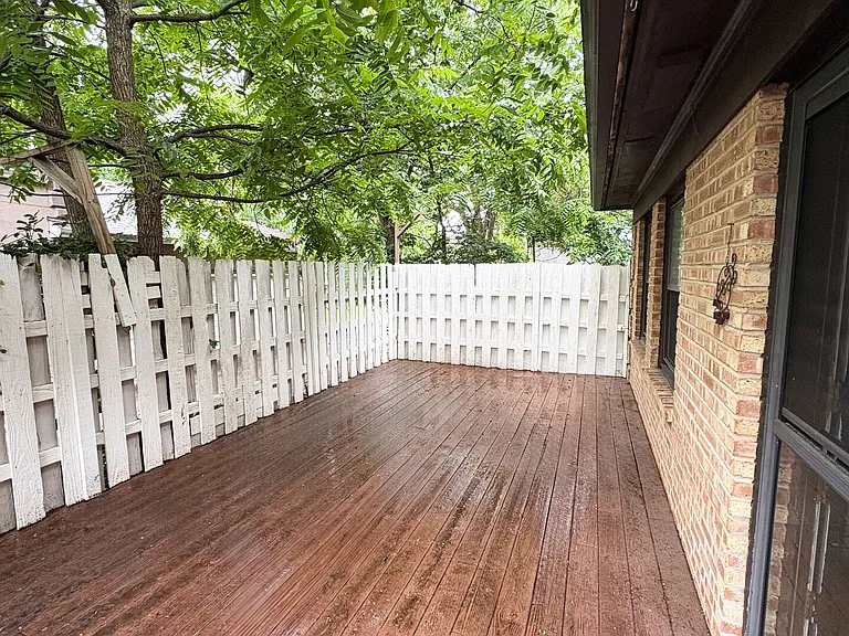114 W Hillside Ave — Photo 12