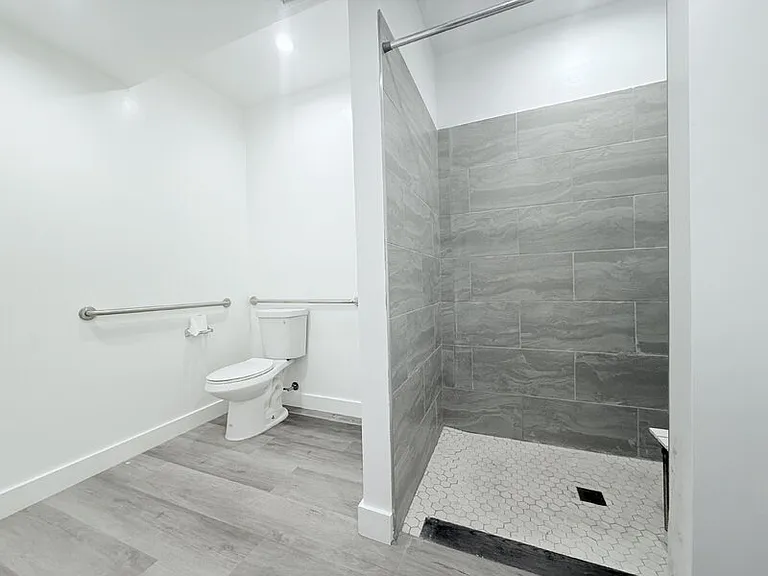 1258 Leighton Ave #B — Photo 23