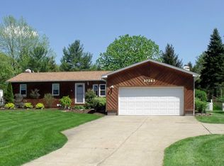 10263 Auburn Rd, Chardon, OH 44024