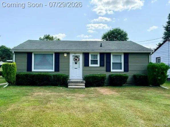 6212 Roberta St, Burton, MI 48509
