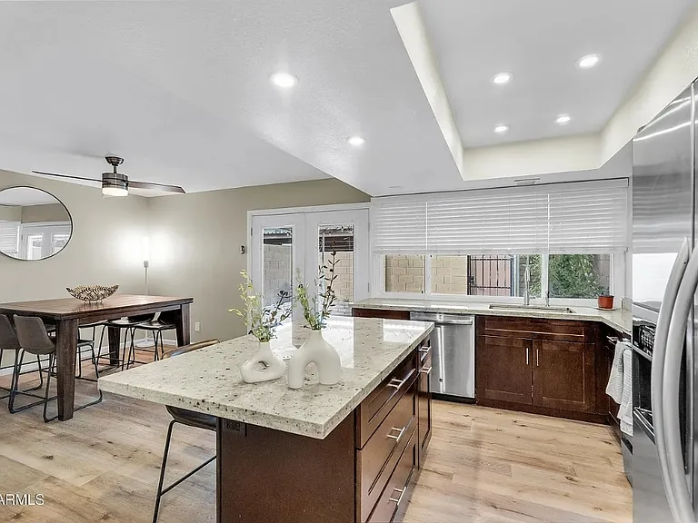 4245 N Miller Rd — Photo 4