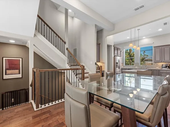 5467 Larkin St, Houston, TX 77007