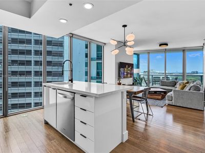 888 Biscayne Blvd APT 812, Miami, FL, 33132