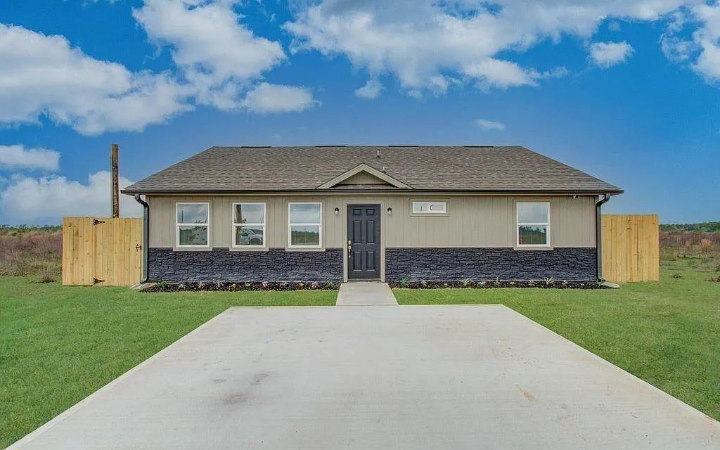 3 bed, 2.0 bath, 1200 sqft, $1,650 — Photo 3