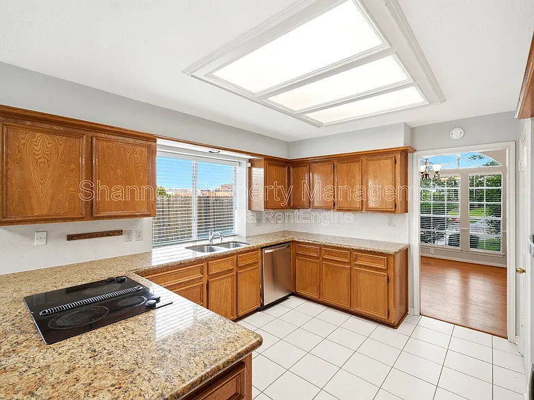 15911 Moon Rock Dr — Photo 18