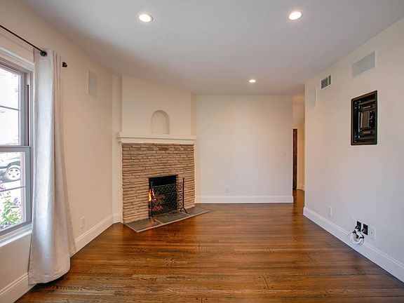 3rd image of 2220 Highland Ave