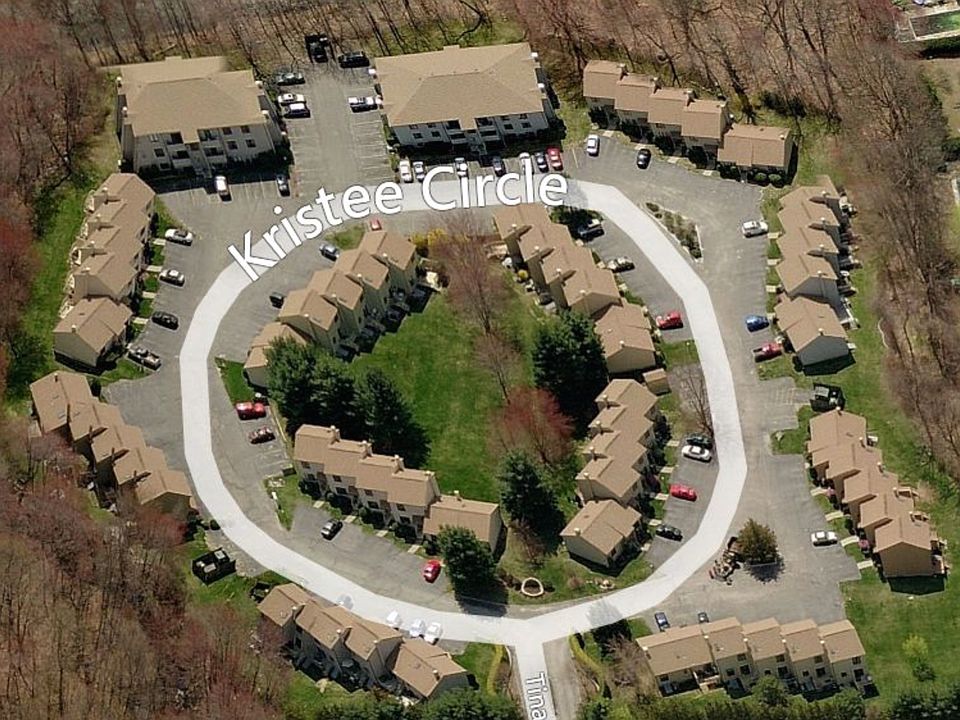 Beautiful, tucked away complex